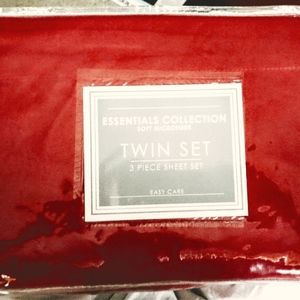 Magenta soft microfiber 3 piece twin set, new